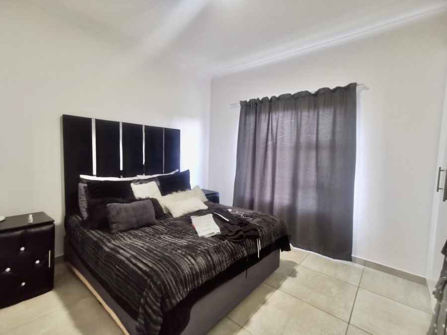 2 Bedroom Property for Sale in Grimbeeck Park North West